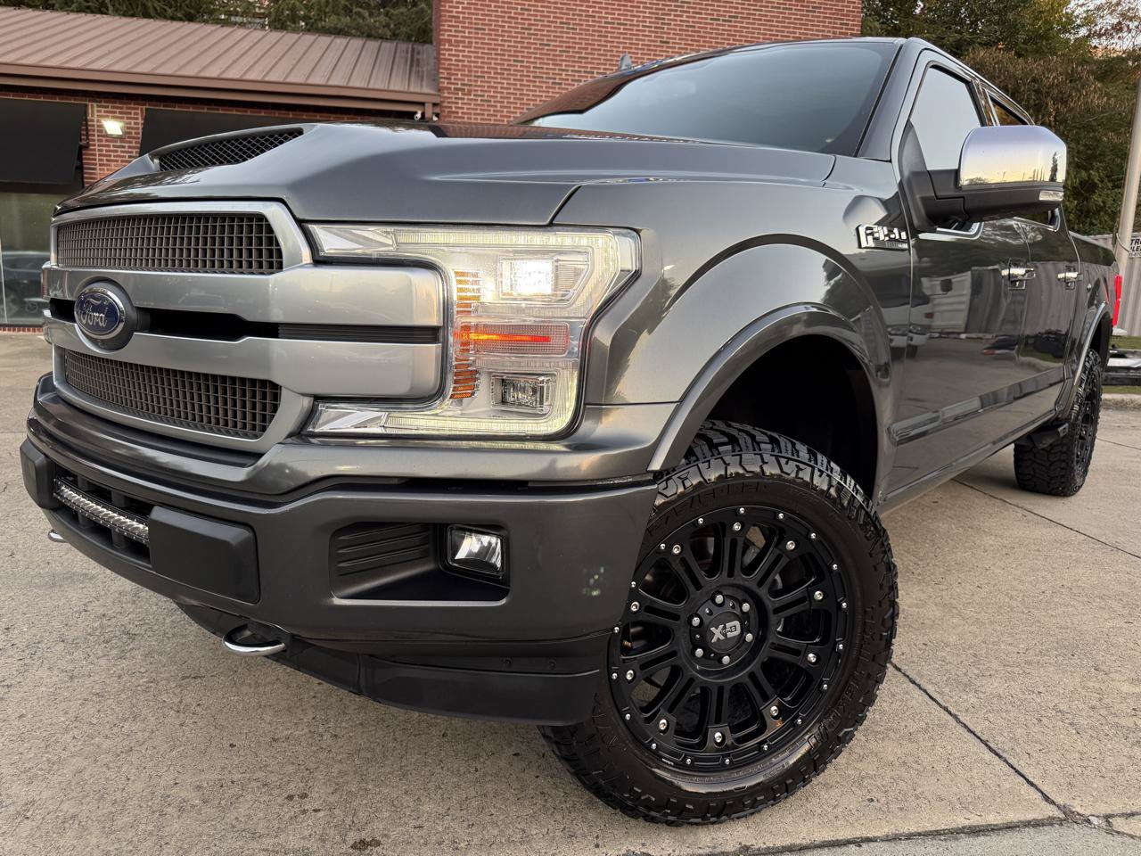 Used 2018 Ford F150 Platinum w/ Equipment Group 701A Luxury AWD/4WD image 1