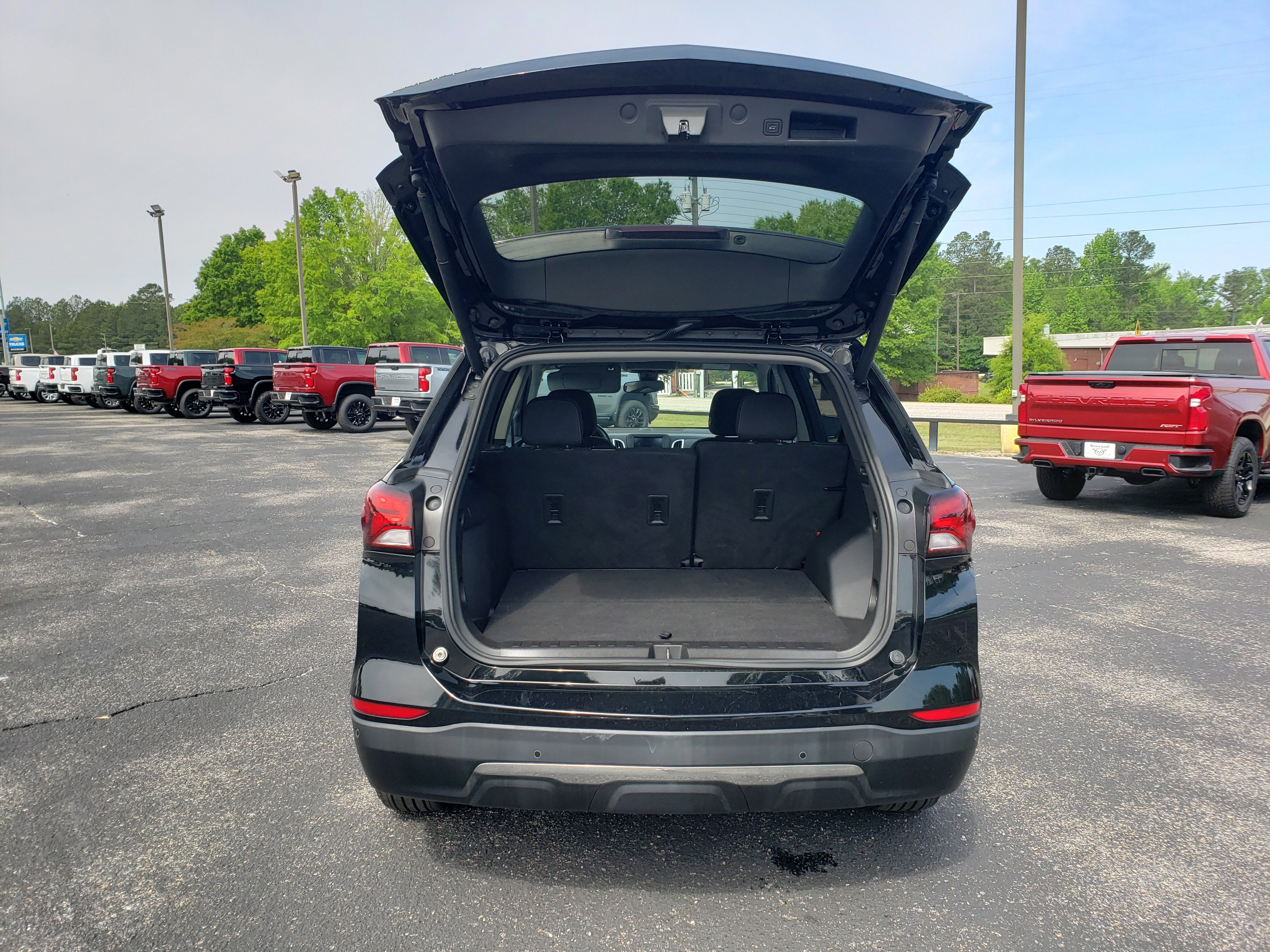 Used 2022 Chevrolet Equinox LT w/ Driver Convenience Package FWD image 9