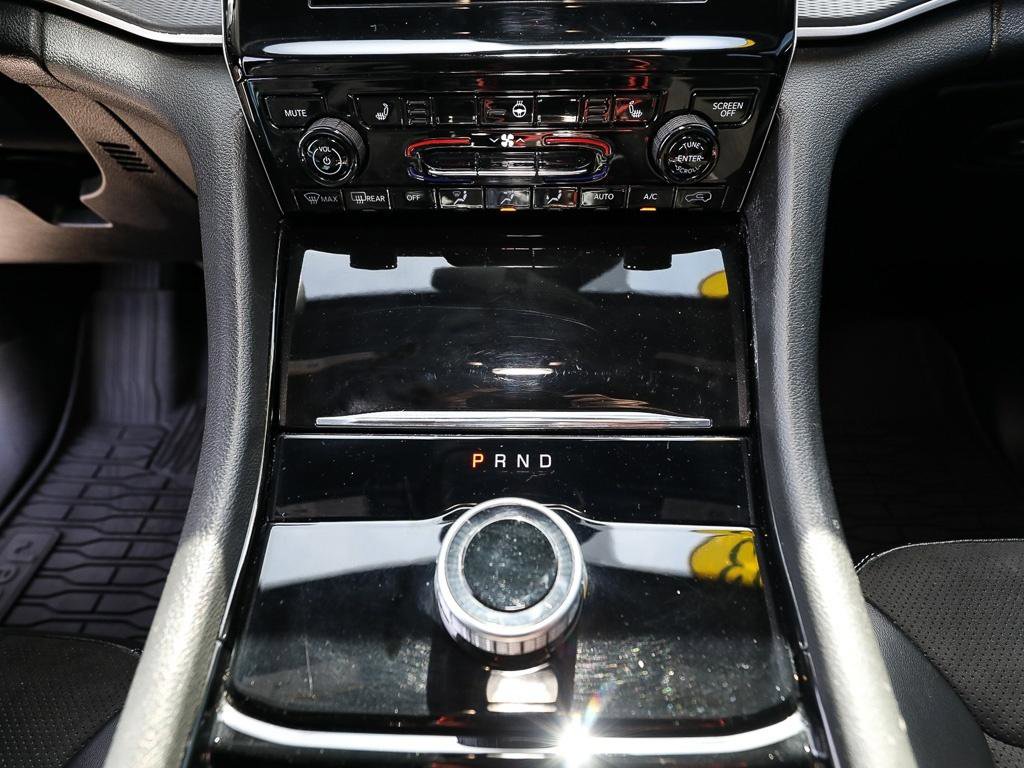 Used 2023 Jeep Grand Cherokee Altitude AWD/4WD image 18