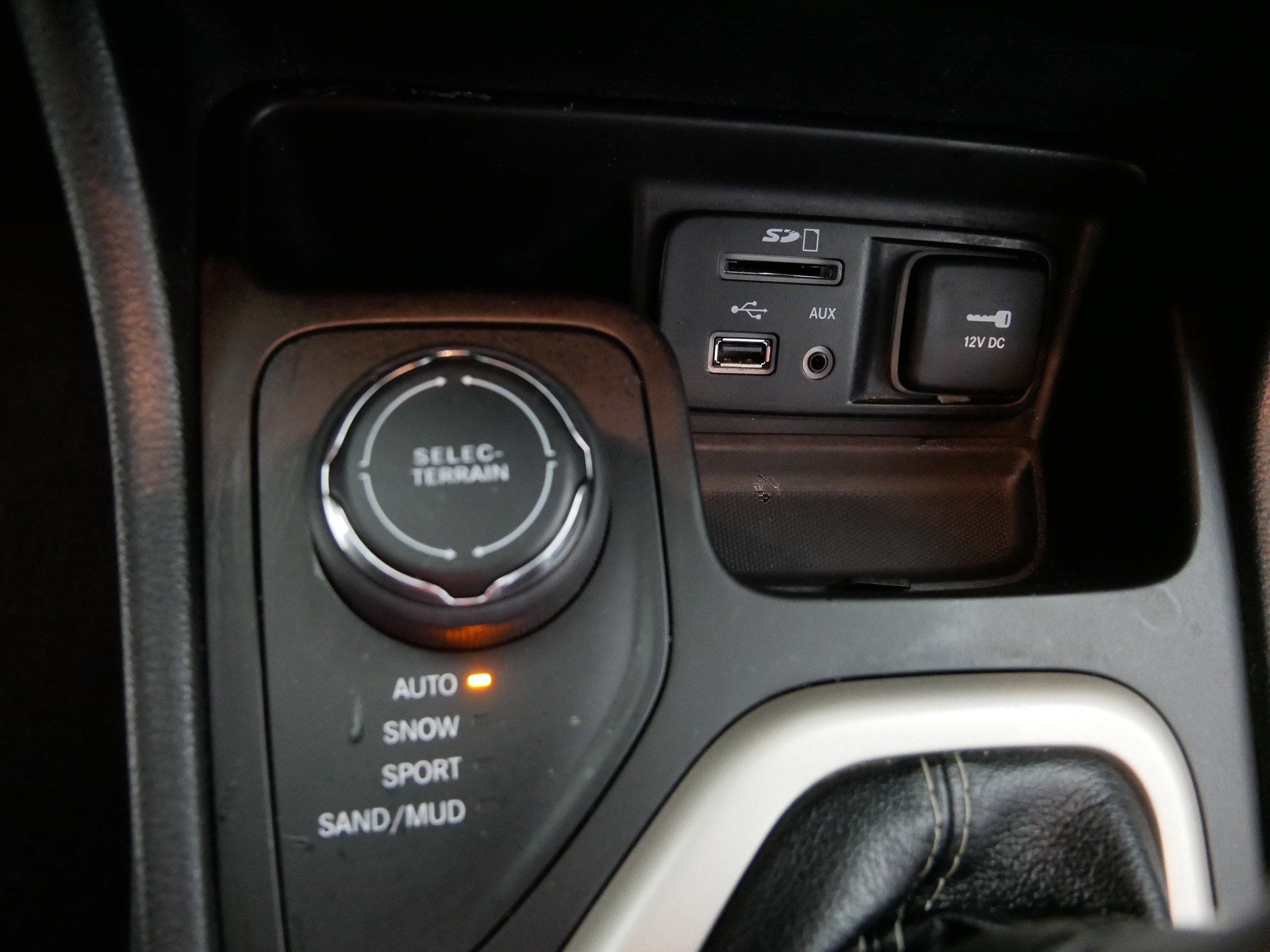 Used 2018 Jeep Cherokee Limited image 30