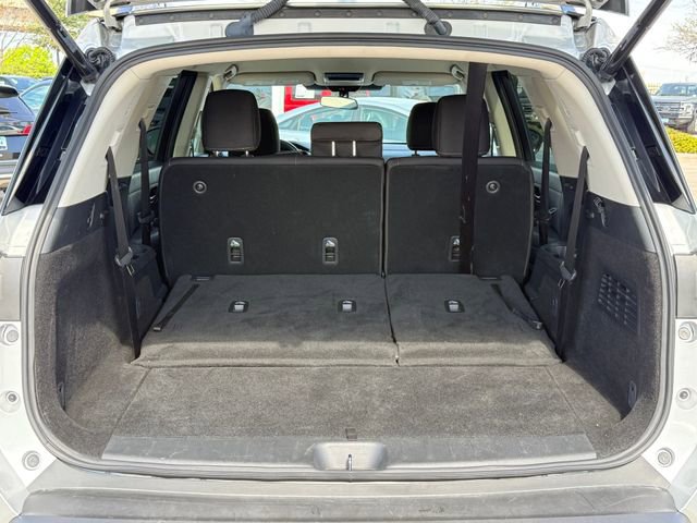 Used 2025 Nissan Pathfinder SV image 31