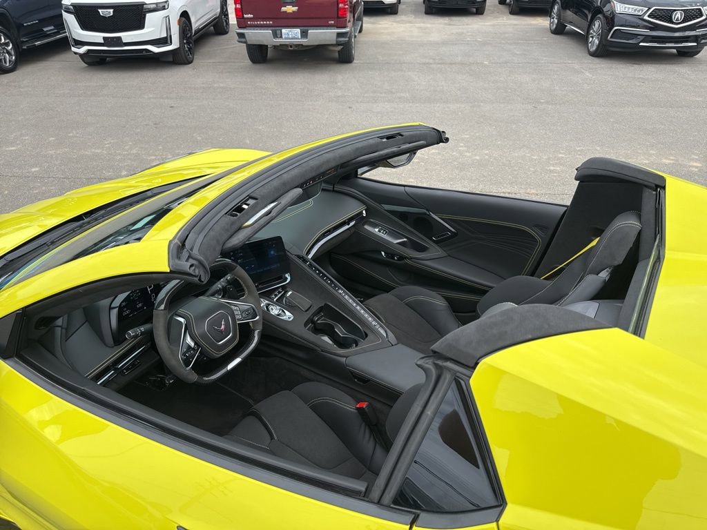 Used 2024 Chevrolet Corvette Z06 w/ Stealth Interior Trim Package image 11