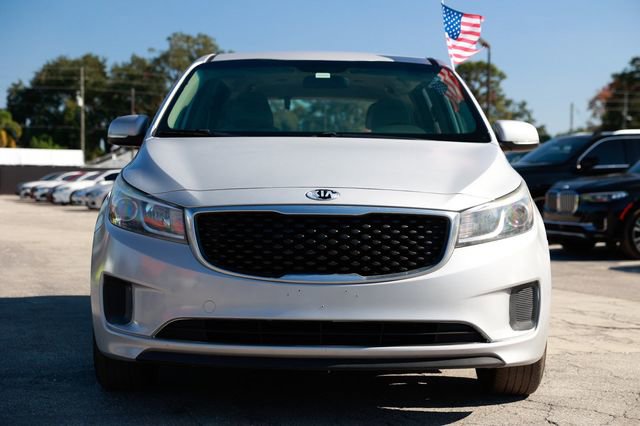 Used 2018 Kia Sedona L image 19