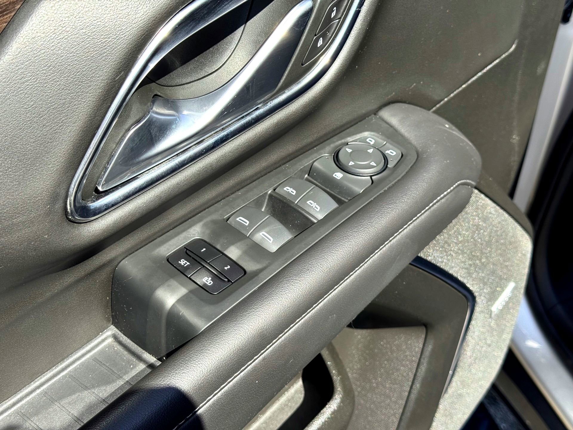 Used 2022 Chevrolet Suburban Z71 AWD/4WD image 16