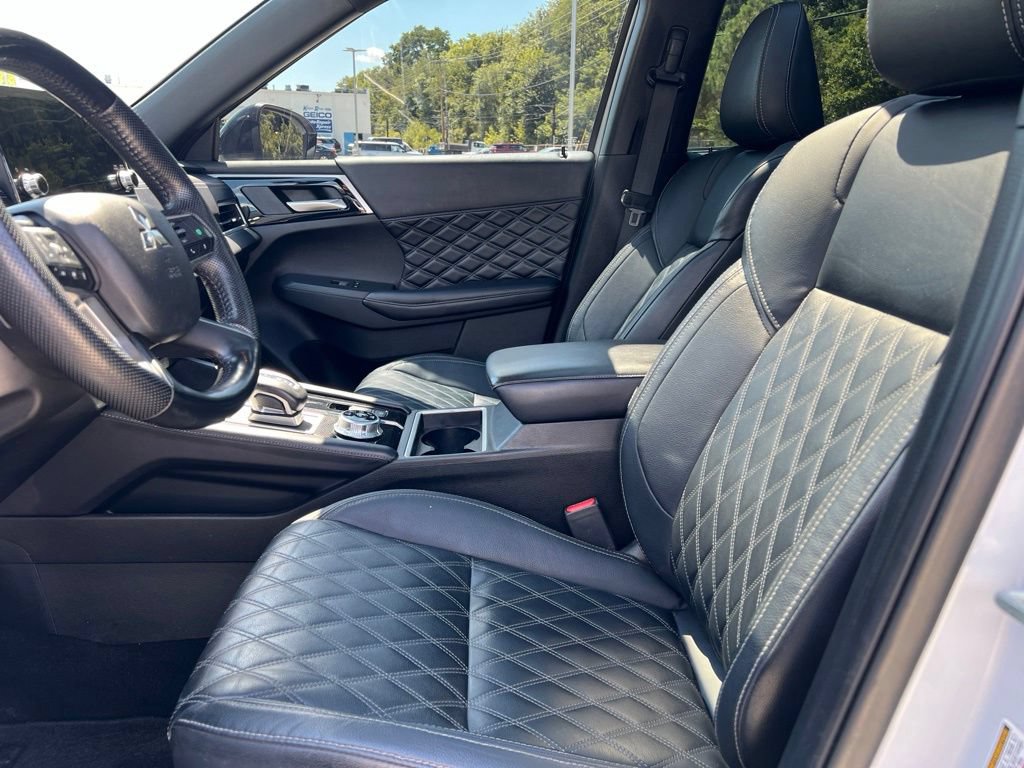 Used 2023 Mitsubishi Outlander SEL AWD/4WD image 17