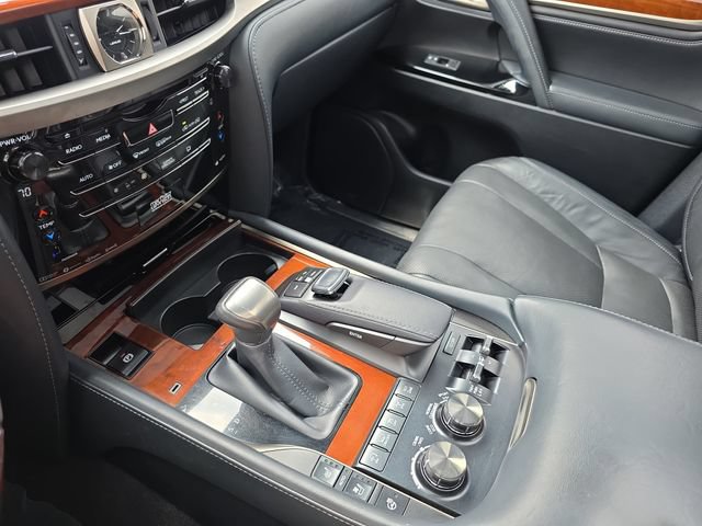 Used 2019 Lexus LX 570 4WD w/ Luxury Package image 27