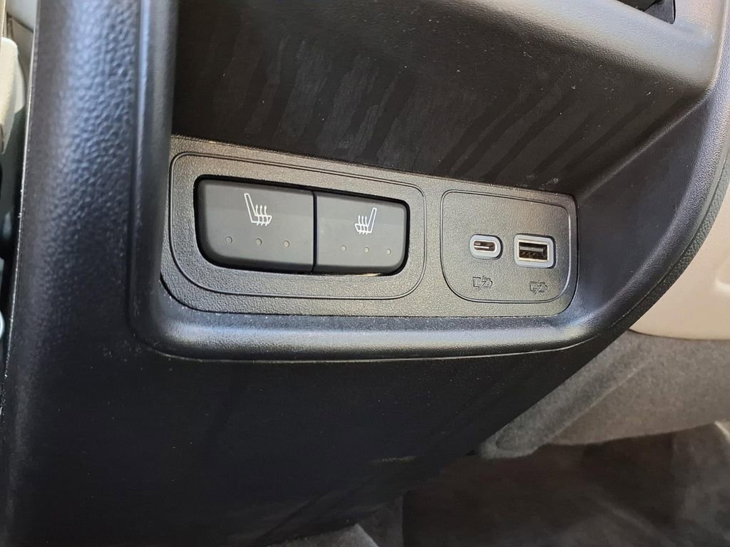 Used 2023 Cadillac XT4 Premium Luxury w/ Cold Weather Package AWD/4WD image 29