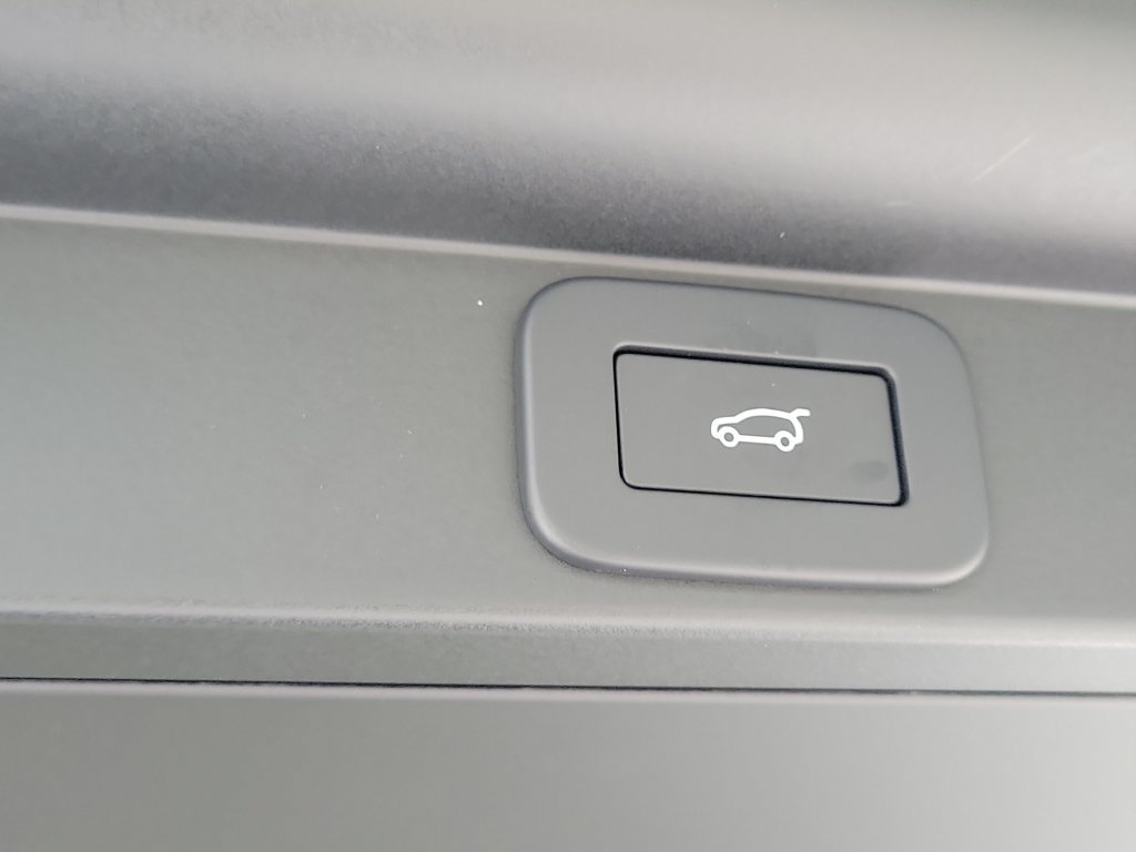 New 2027 Land Rover Range Rover Long Wheelbase SE AWD/4WD image 12
