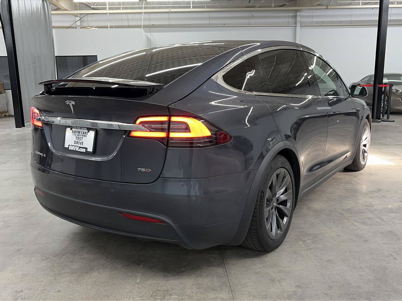Used 2018 Tesla Model X 75D AWD/4WD image 2
