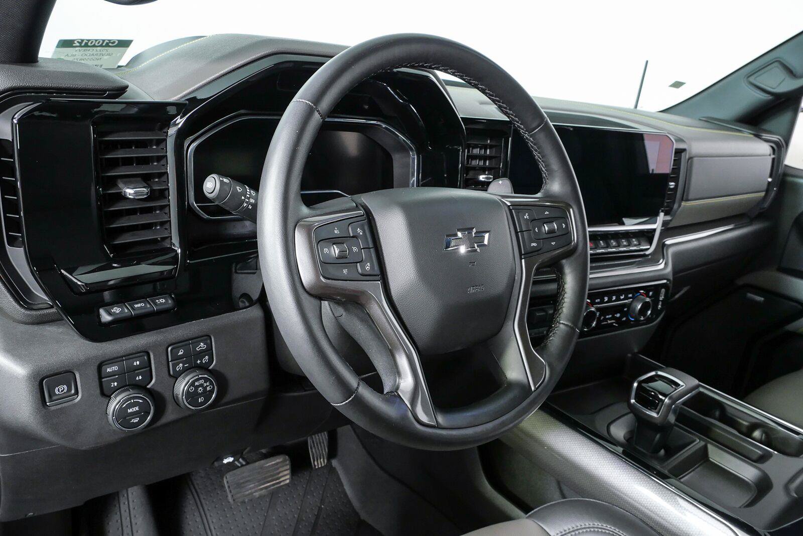 Used 2022 Chevrolet Silverado 1500 ZR2 w/ Technology Package AWD/4WD image 4