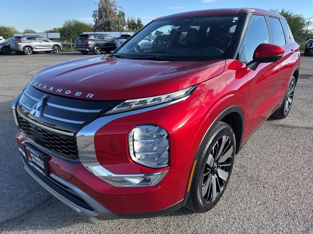 New 2025 Mitsubishi Outlander SE image 3