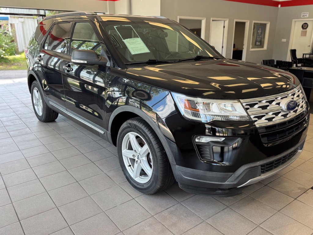 Used 2019 Ford Explorer XLT w/ Equipment Group 201A FWD image 7