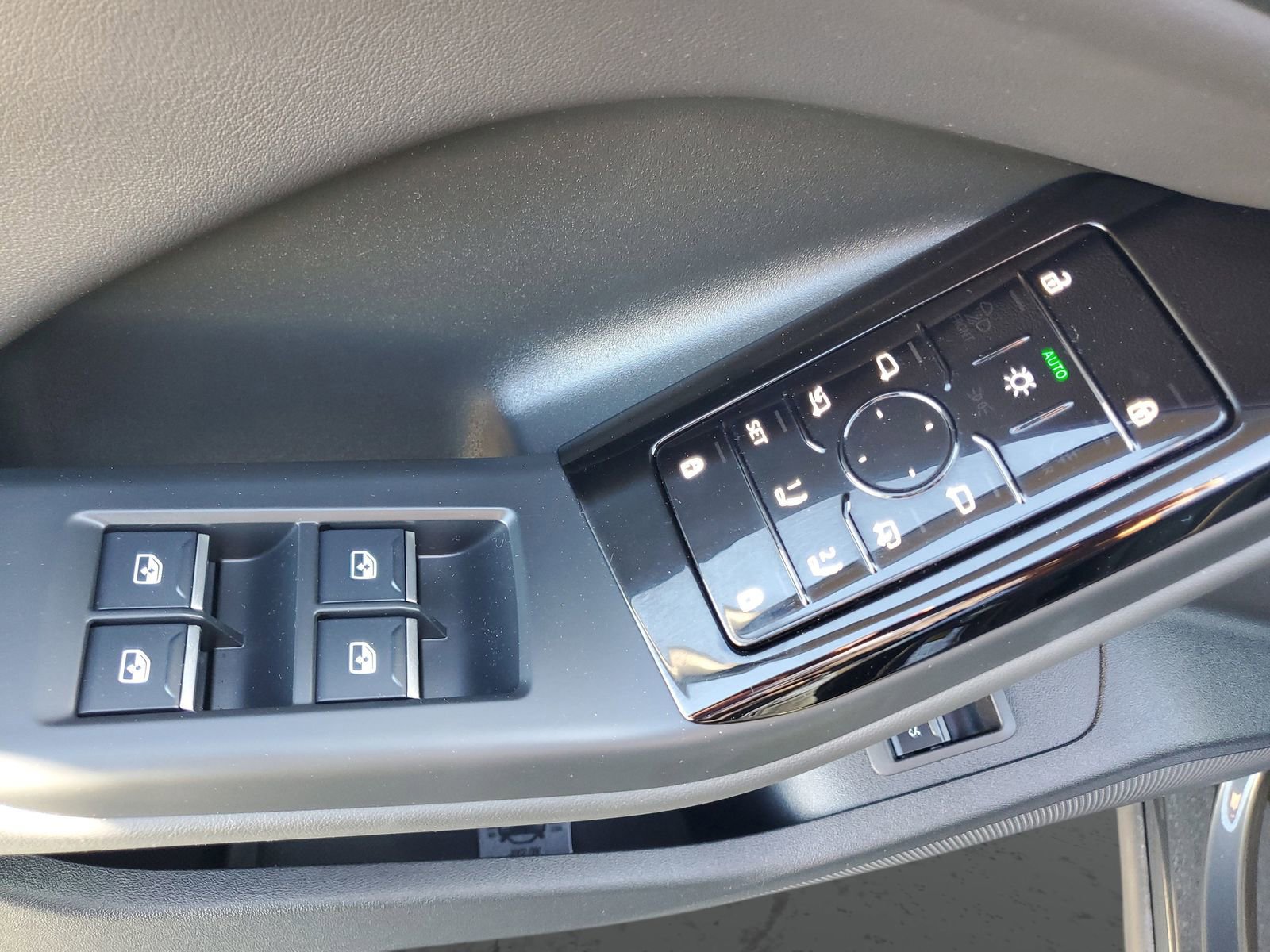 Used 2025 Audi Q6 e-tron Premium w/ Convenience Package image 20