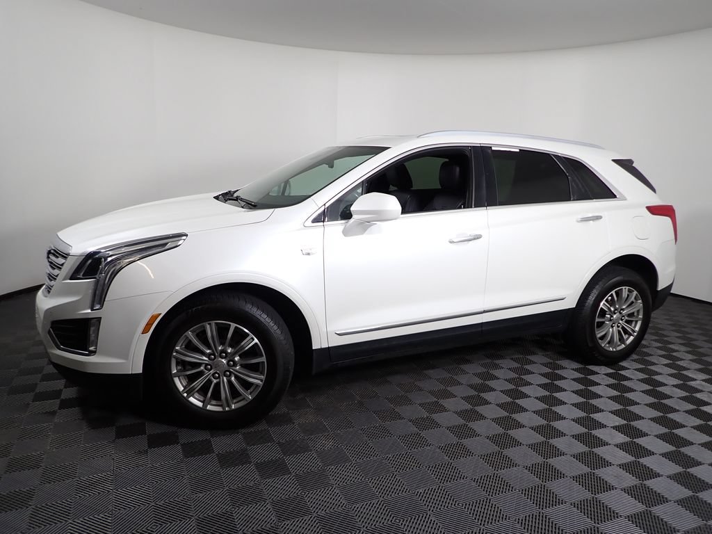 Used 2017 Cadillac XT5 Luxury w/ Driver Awareness Package AWD/4WD image 12