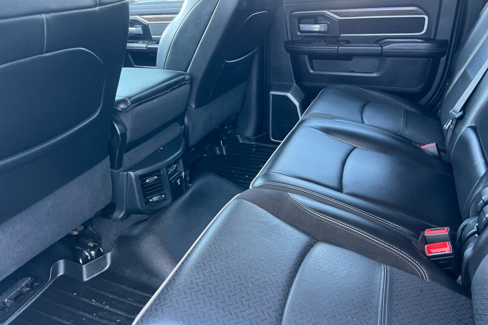 Used 2020 RAM 2500 Laramie image 13