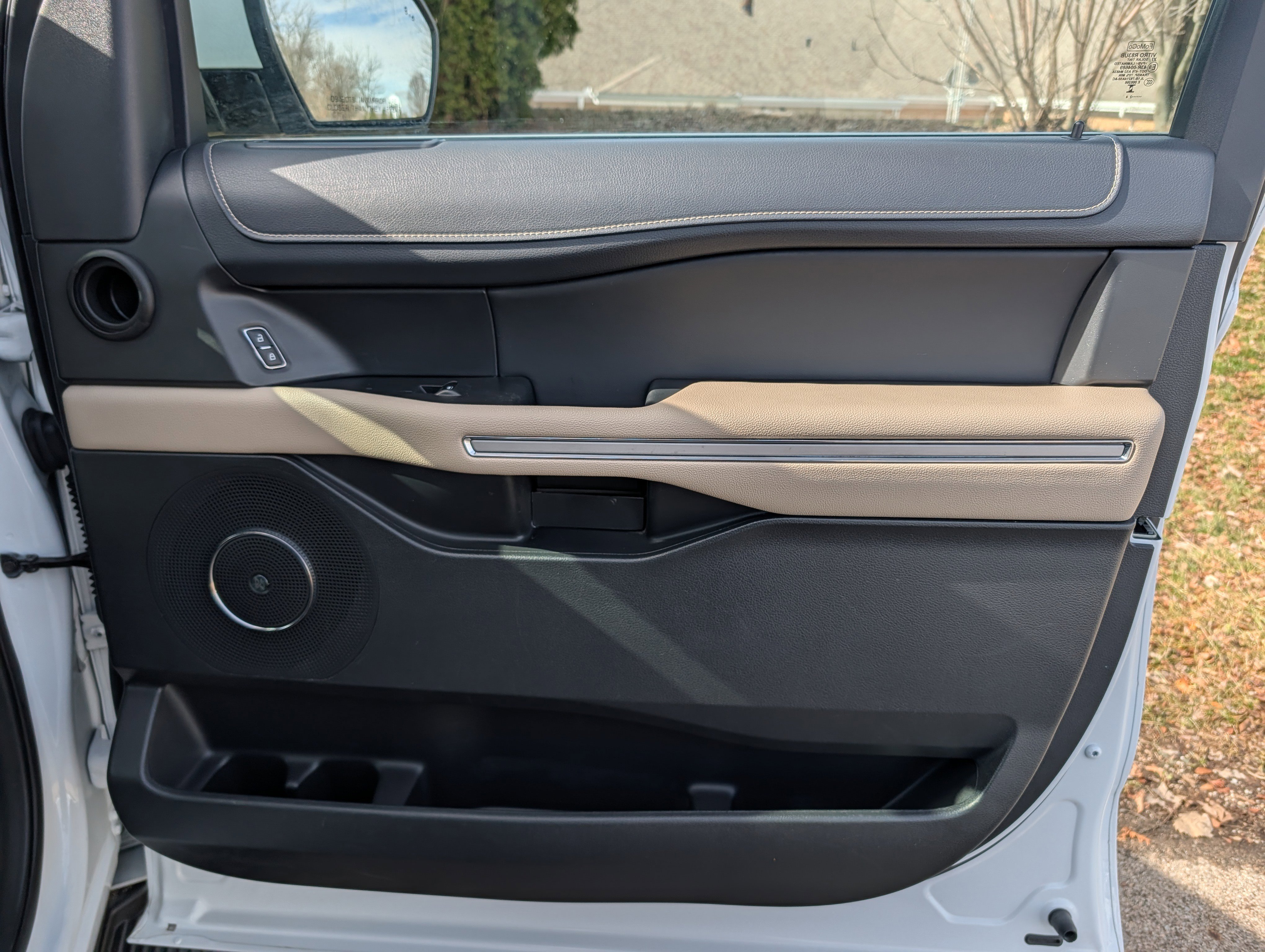 Used 2024 Ford Expedition Limited image 39