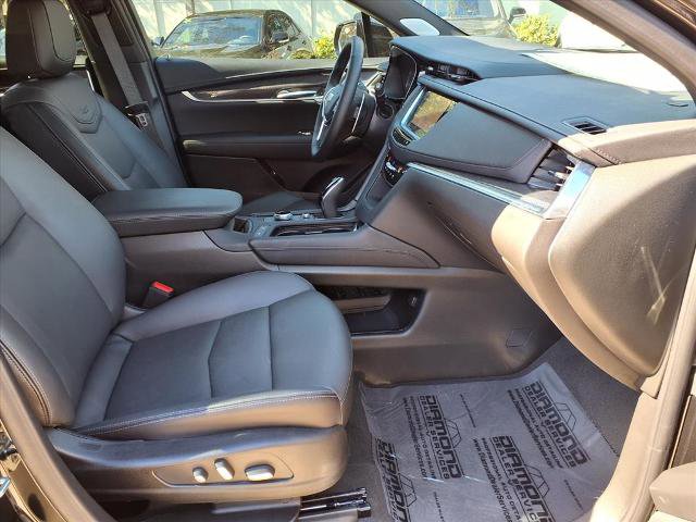 New 2025 Cadillac XT5 Sportv w/ LPO, Red Accent Package image 9