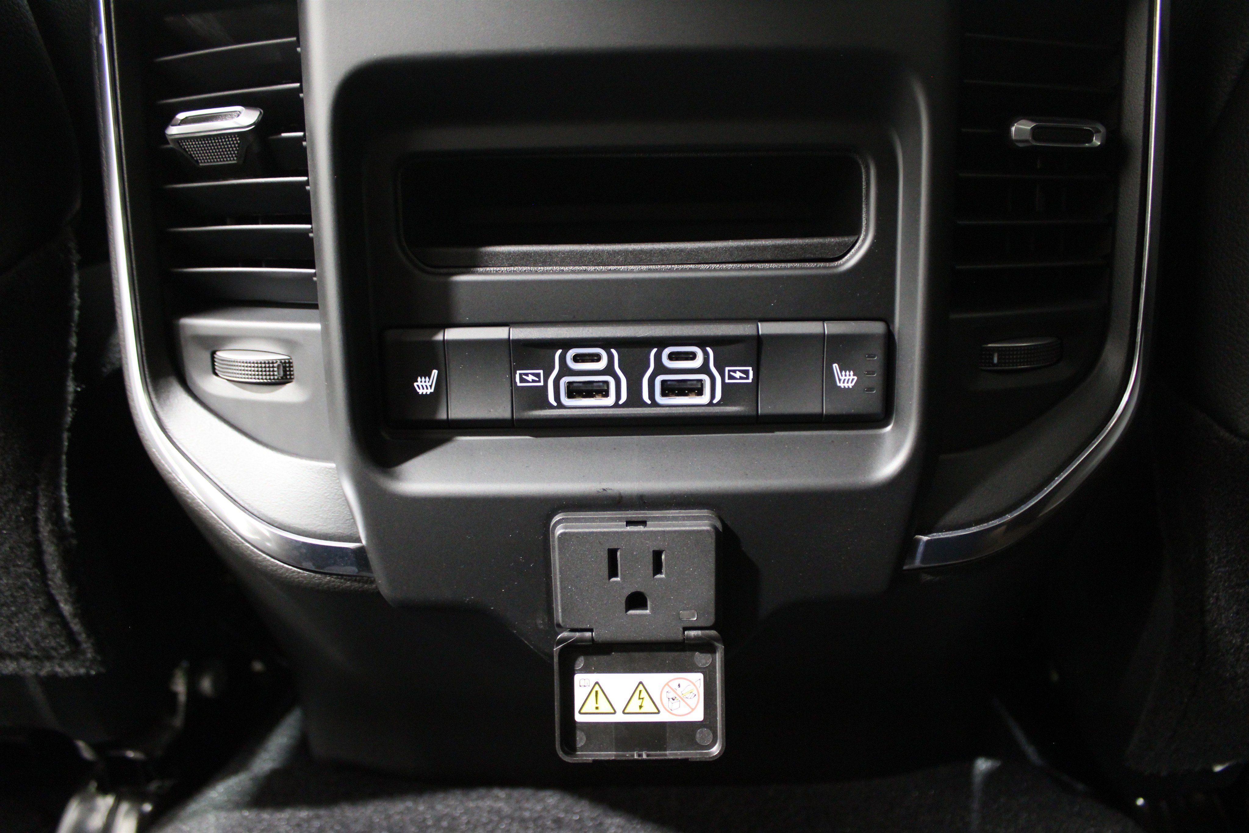 Used 2025 RAM 2500 Laramie image 33