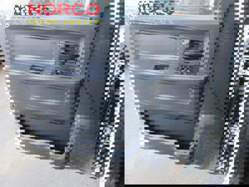 Used 2012 RAM 2500 ST w/ Chrome Appearance Group image 10