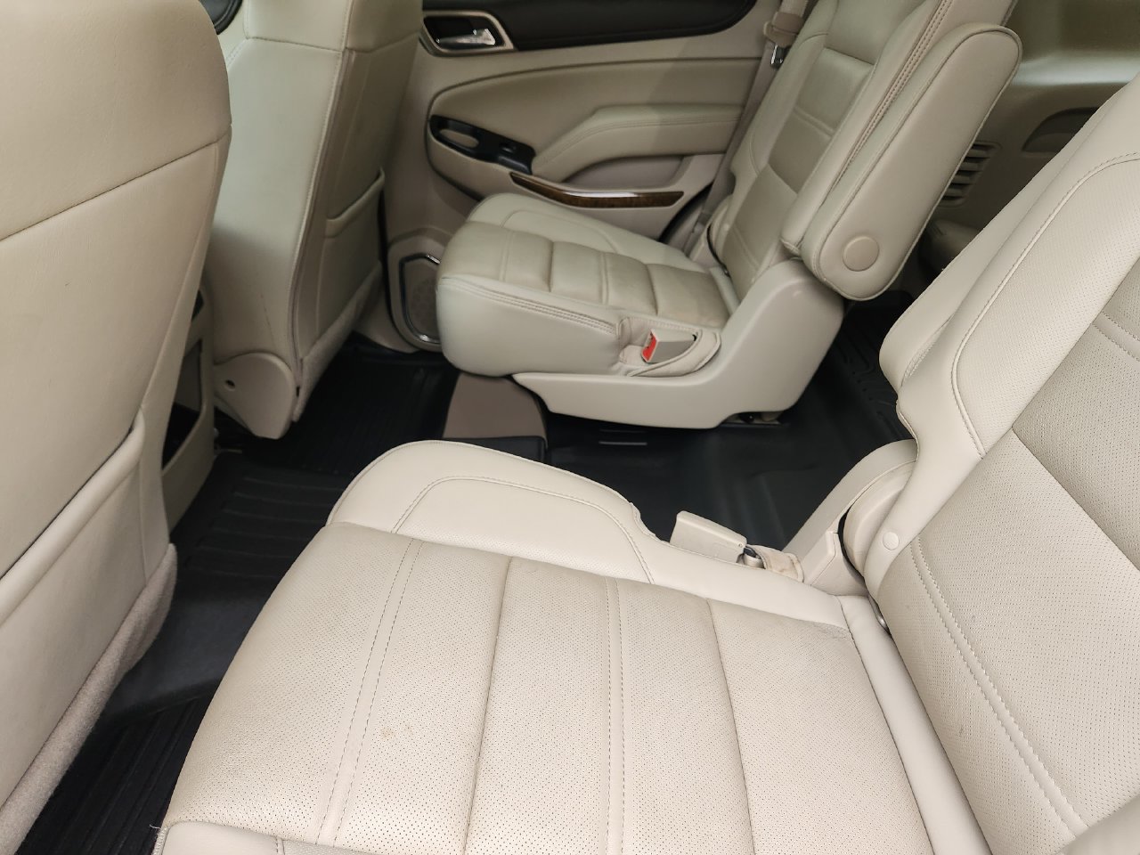 Used 2017 GMC Yukon Denali w/ Open Road Package AWD/4WD image 29