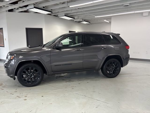 Used 2020 Jeep Grand Cherokee Altitude image 6
