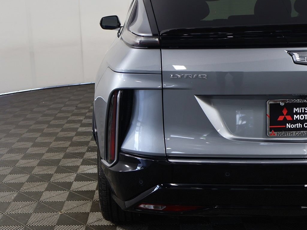 Used 2024 Cadillac Lyriq Tech RWD image 16