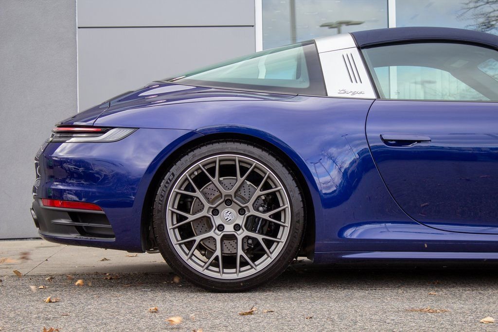 Used 2024 Porsche 911 Targa 4S w/ Premium Package image 6