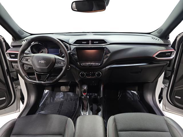 Used 2023 Chevrolet TrailBlazer RS w/ Sun and Liftgate Package image 11