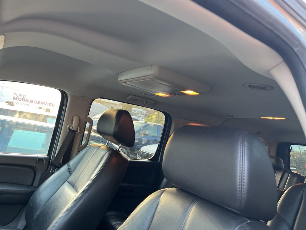 Used 2009 Chevrolet Suburban LT w/ Luxury Package RWD image 8