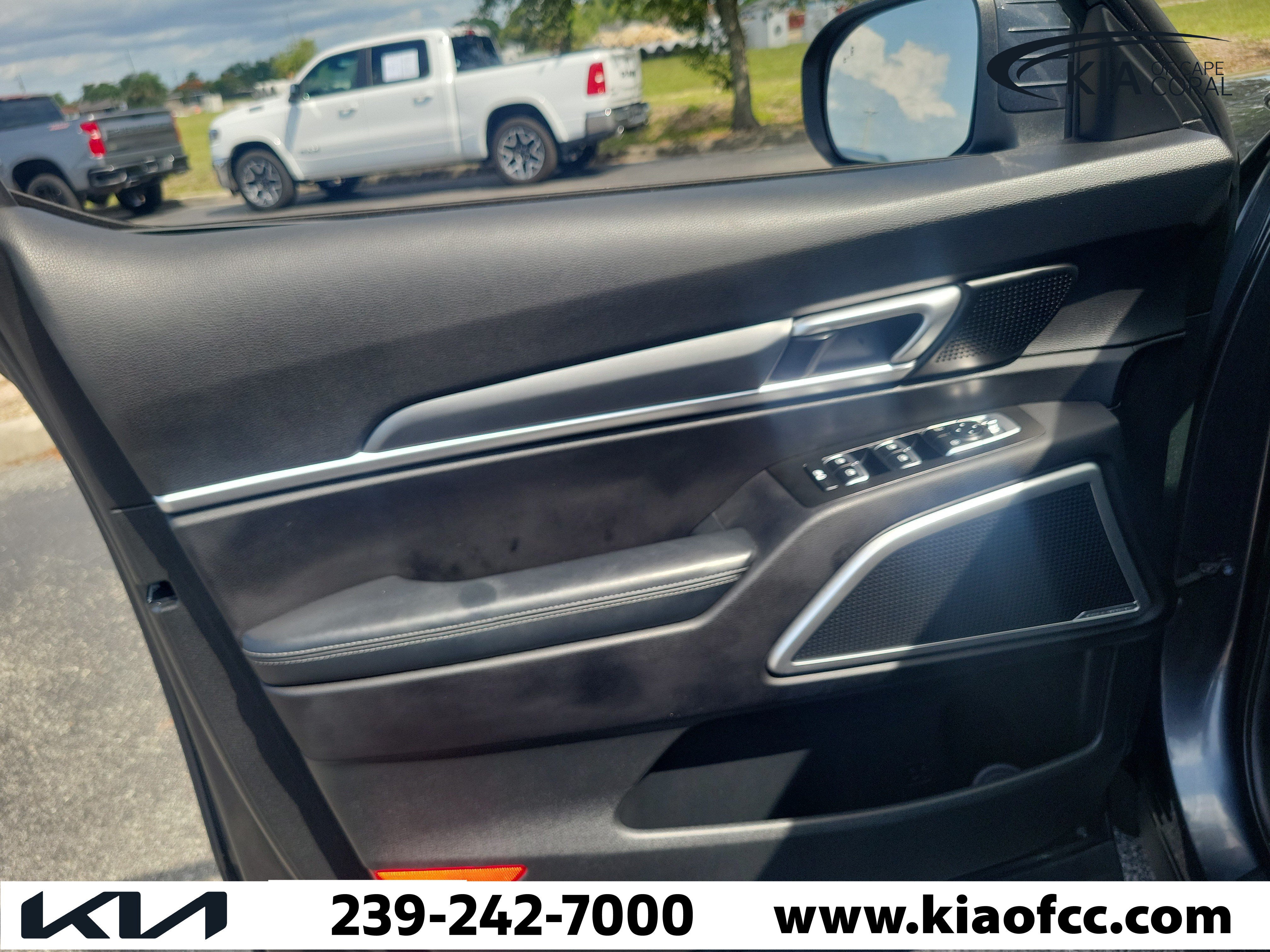 Used 2022 Kia Telluride LX FWD image 23