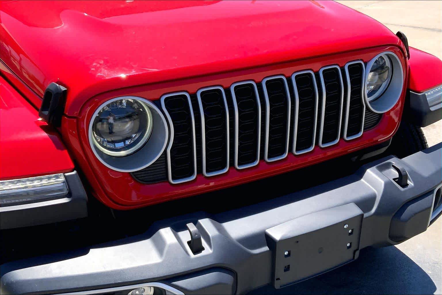 Certified 2025 Jeep Wrangler Unlimited Sahara w/ Safety Group AWD/4WD image 28