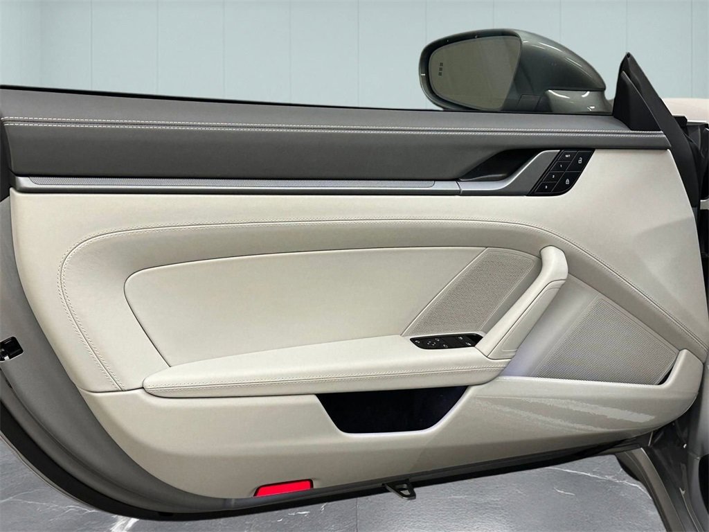Used 2024 Porsche 911 Carrera image 16
