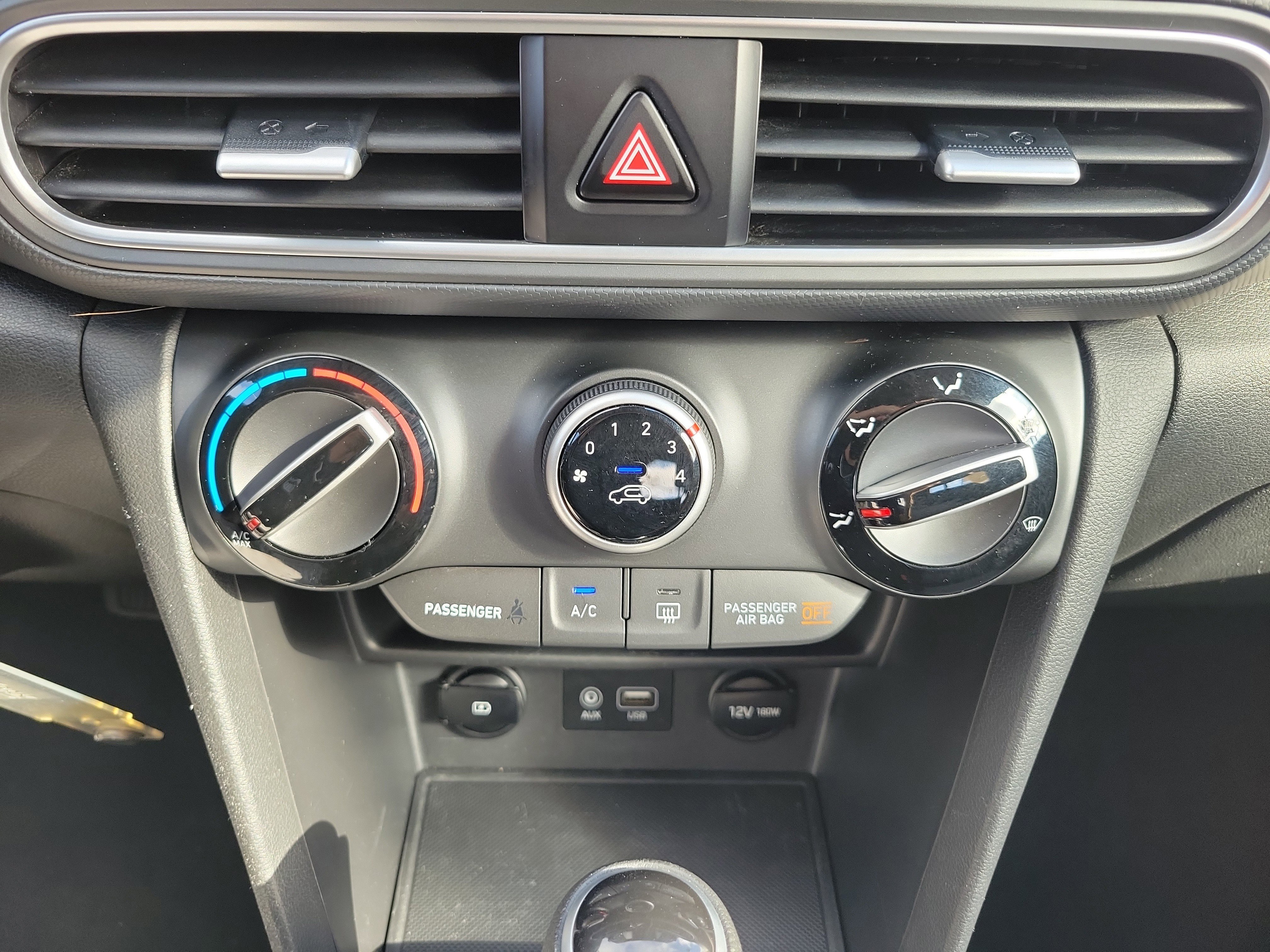 Used 2021 Hyundai Kona SE image 33