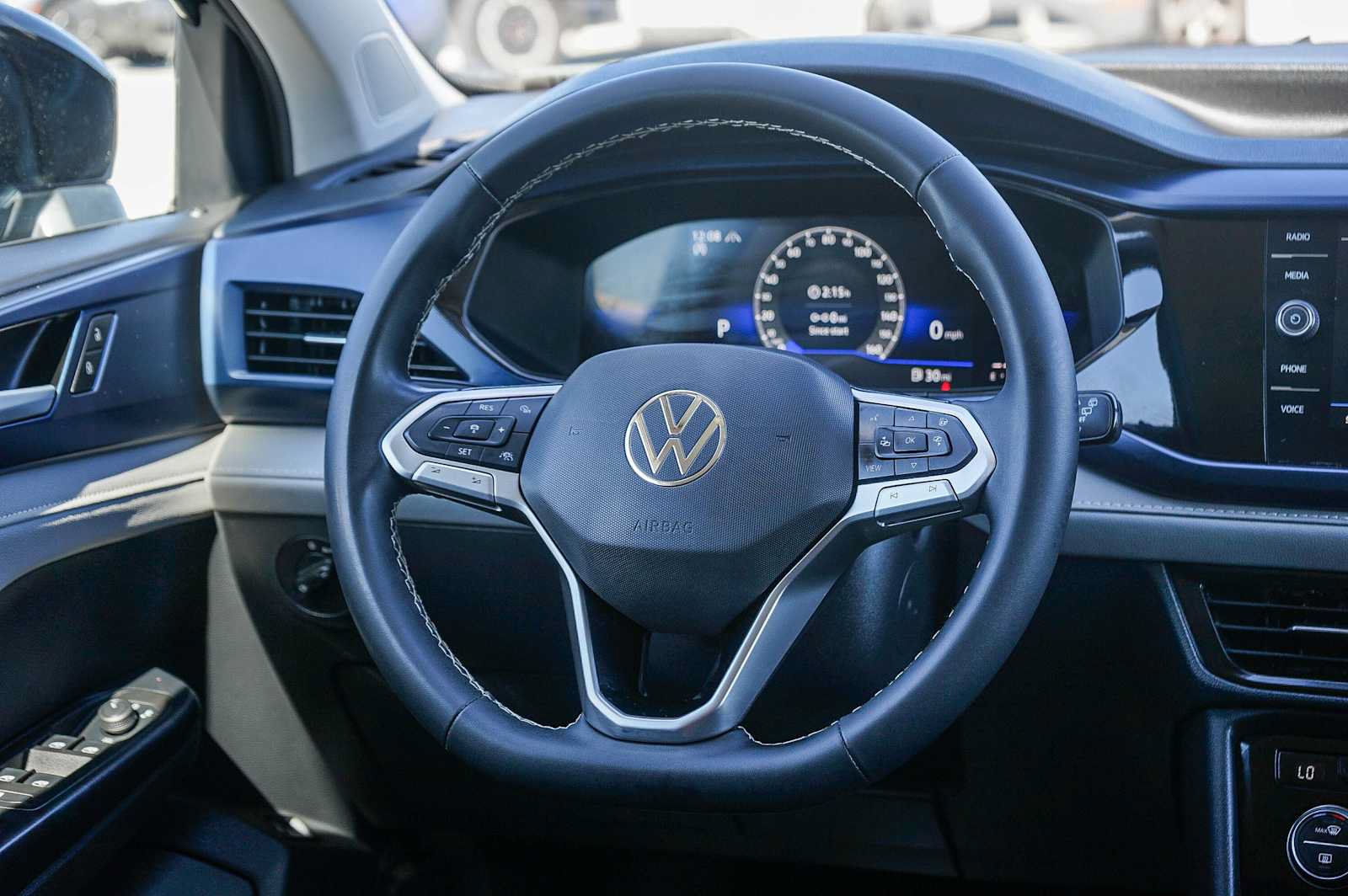 Used 2024 Volkswagen Taos SE AWD/4WD image 15
