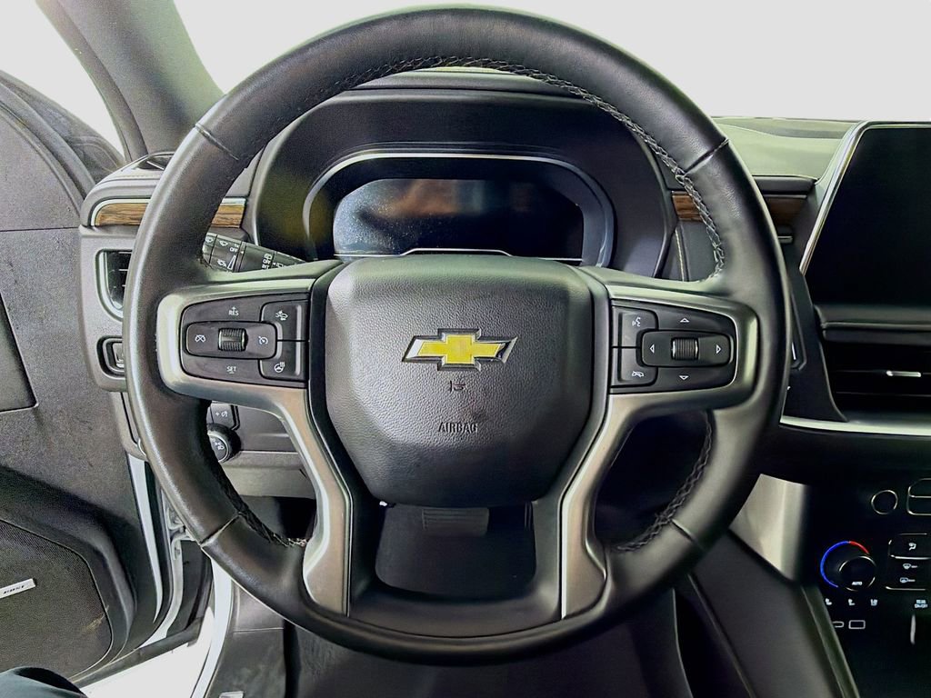 Used 2023 Chevrolet Suburban Premier RWD image 14