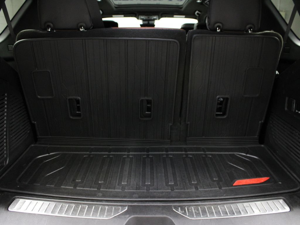 Used 2023 GMC Yukon Denali Ultimate AWD/4WD image 48