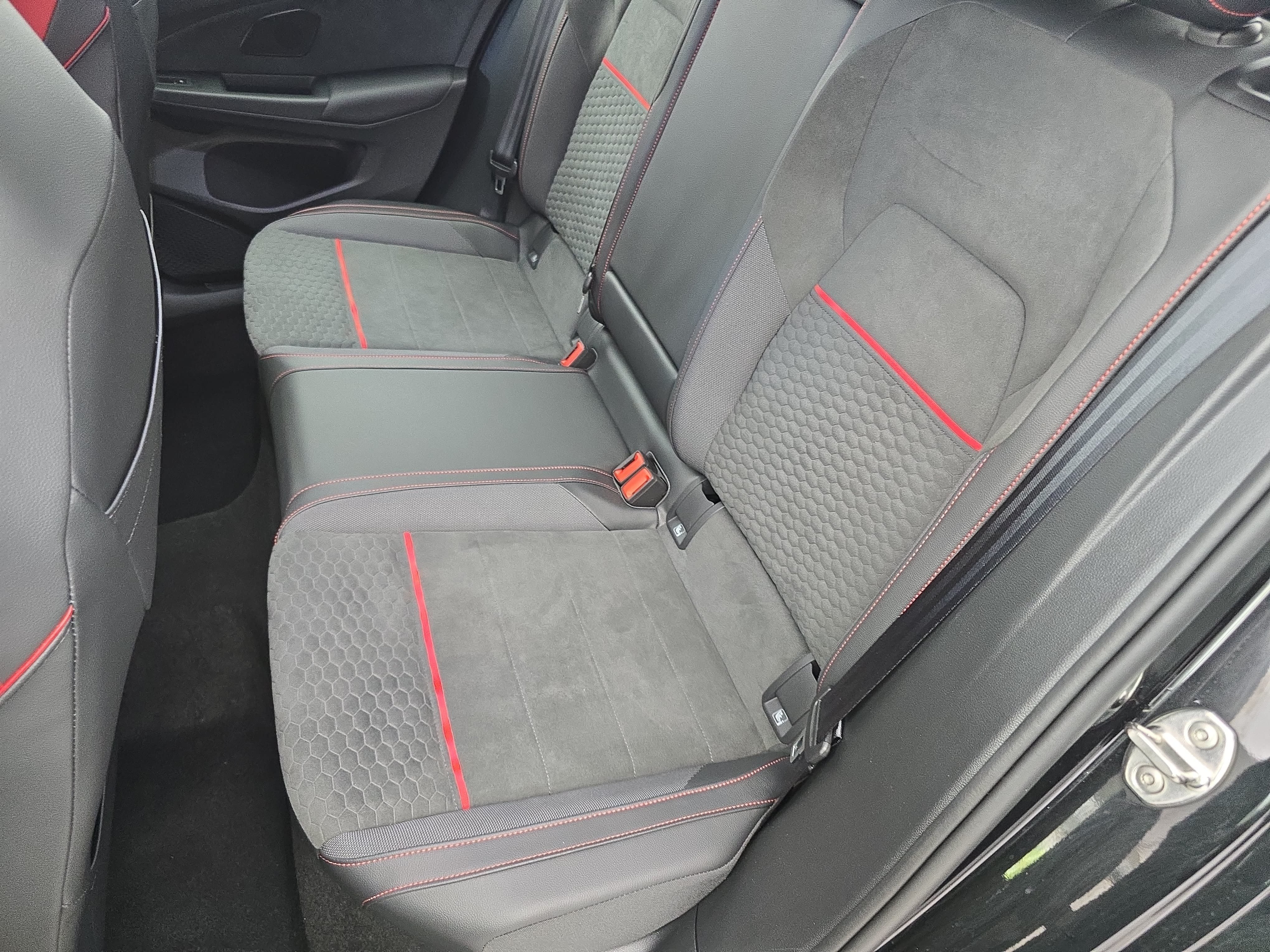 Used 2025 Volkswagen GTI SE FWD image 13