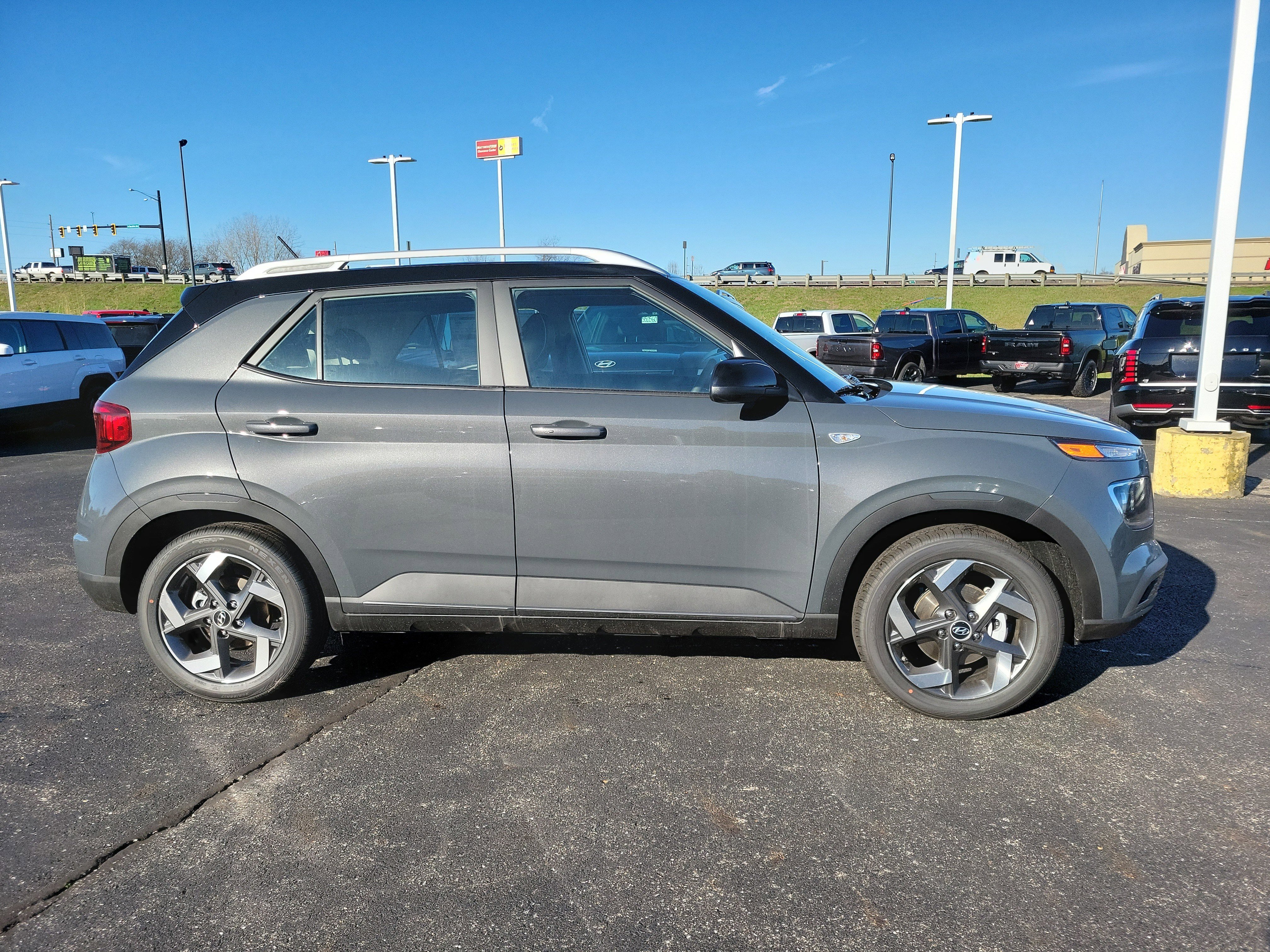 New 2026 Hyundai Venue SEL image 3