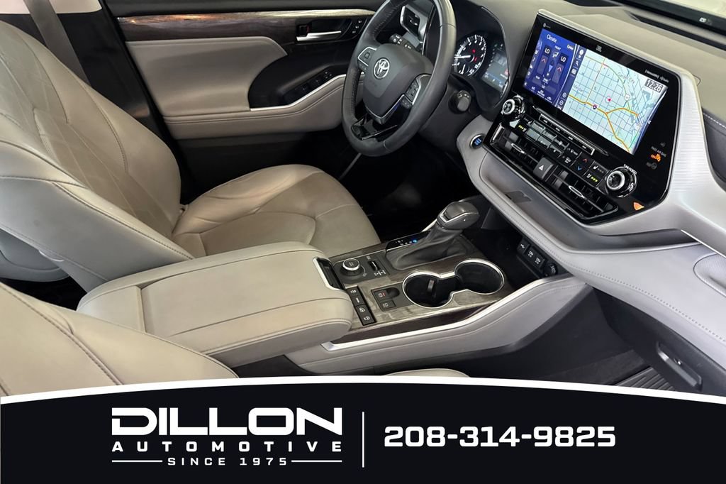 Used 2020 Toyota Highlander Platinum AWD/4WD image 19