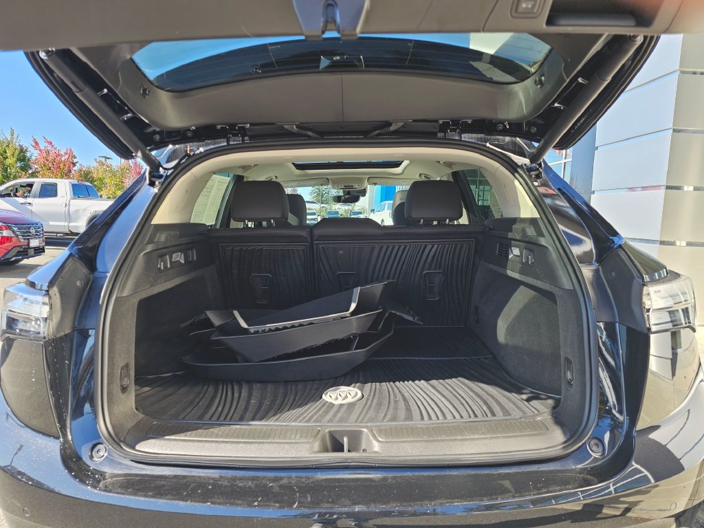 Used 2023 Buick Envision Avenir AWD/4WD image 52