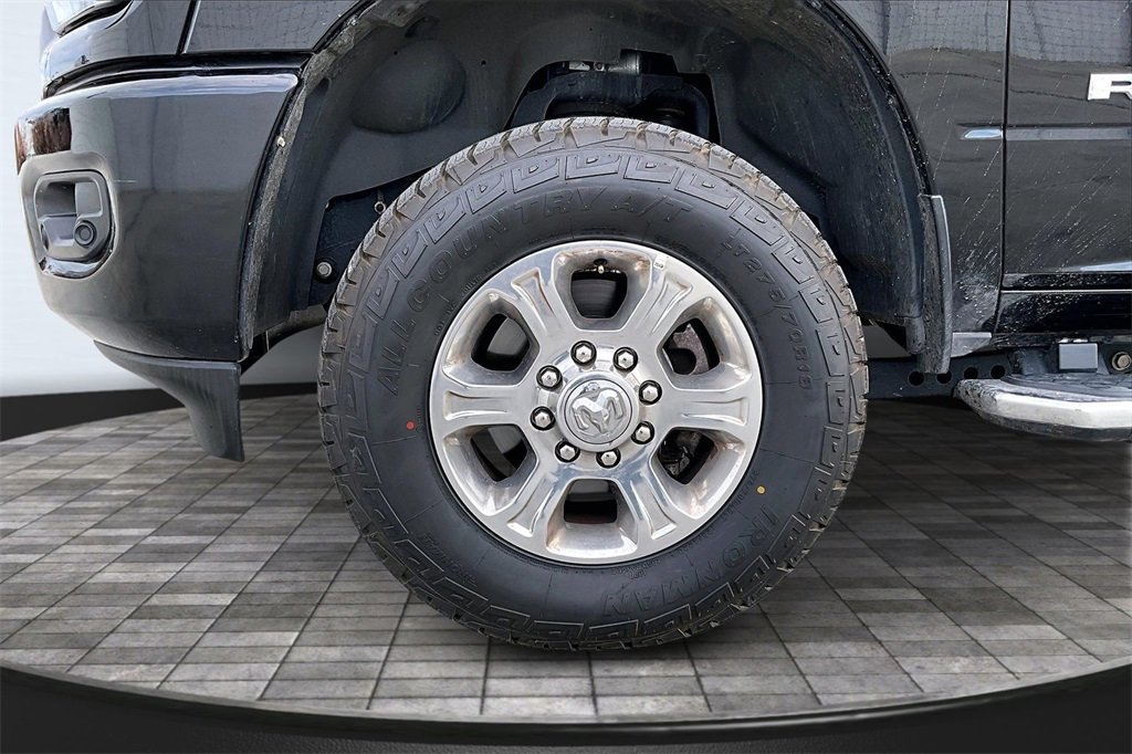Used 2024 RAM 2500 Big Horn w/ Sport Appearance Package image 10
