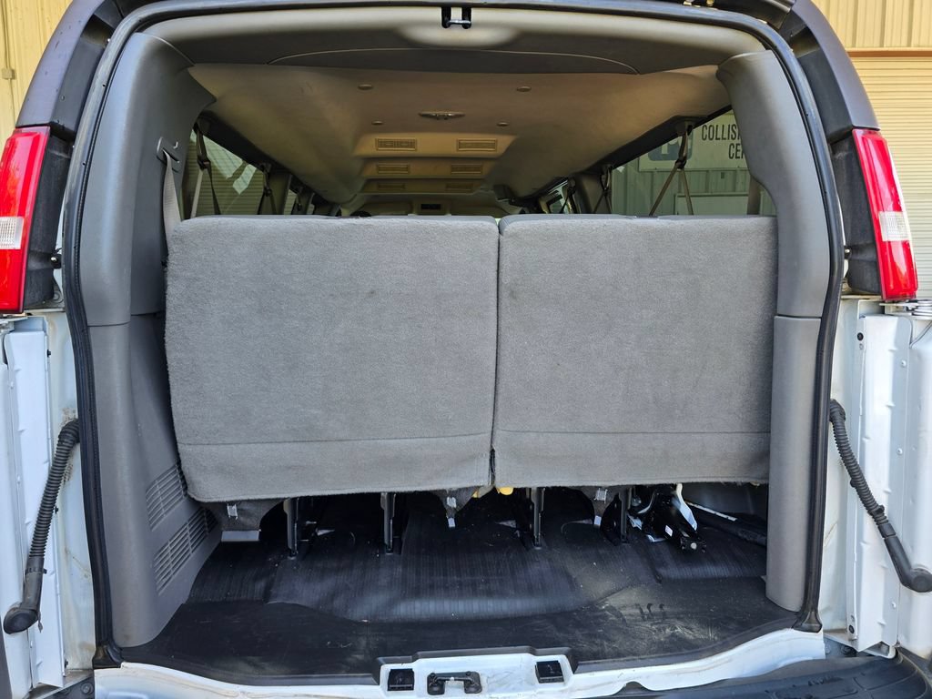 Used 2022 Chevrolet Express 3500 LS RWD image 13