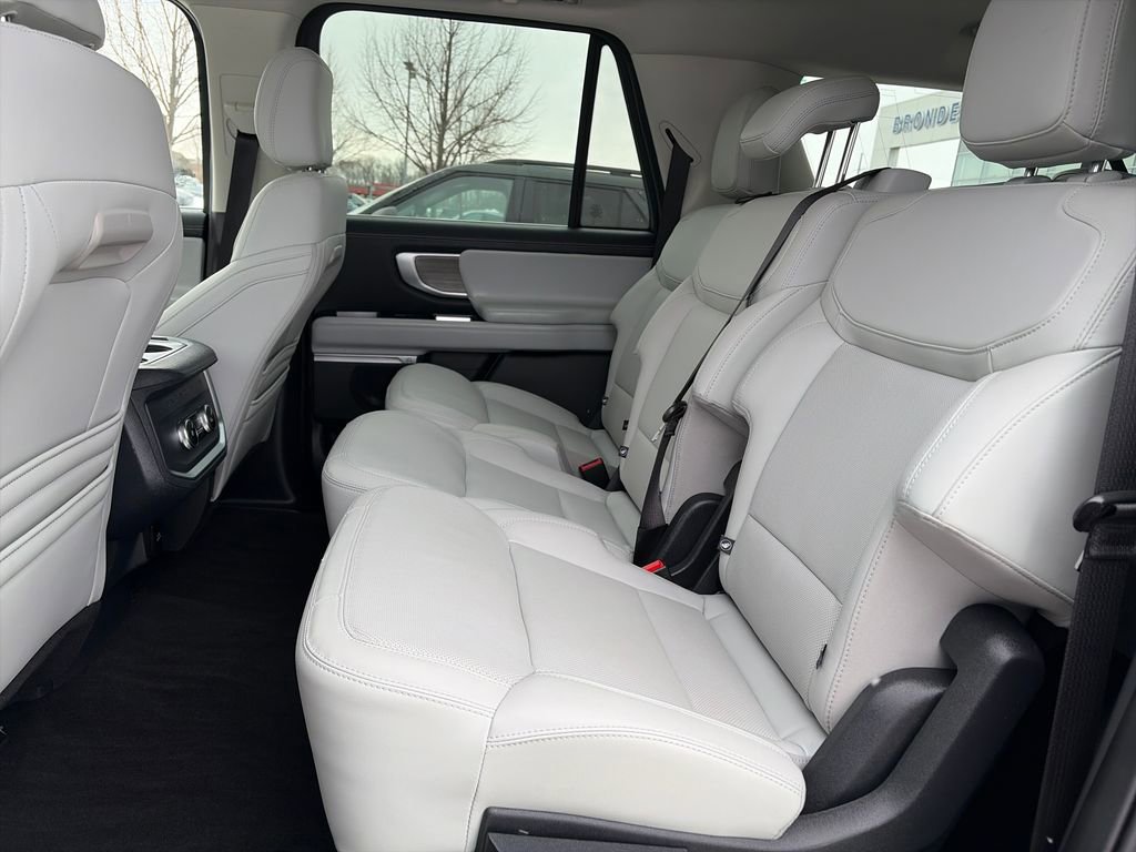 Used 2025 Ford Expedition Max Platinum image 35