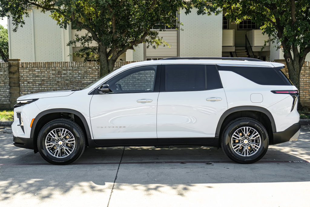 Used 2024 Chevrolet Traverse LT AWD/4WD image 21