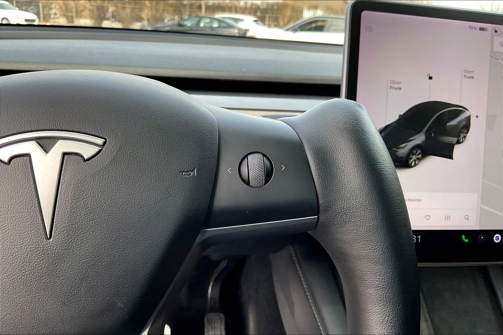 Used 2021 Tesla Model Y Long Range image 12