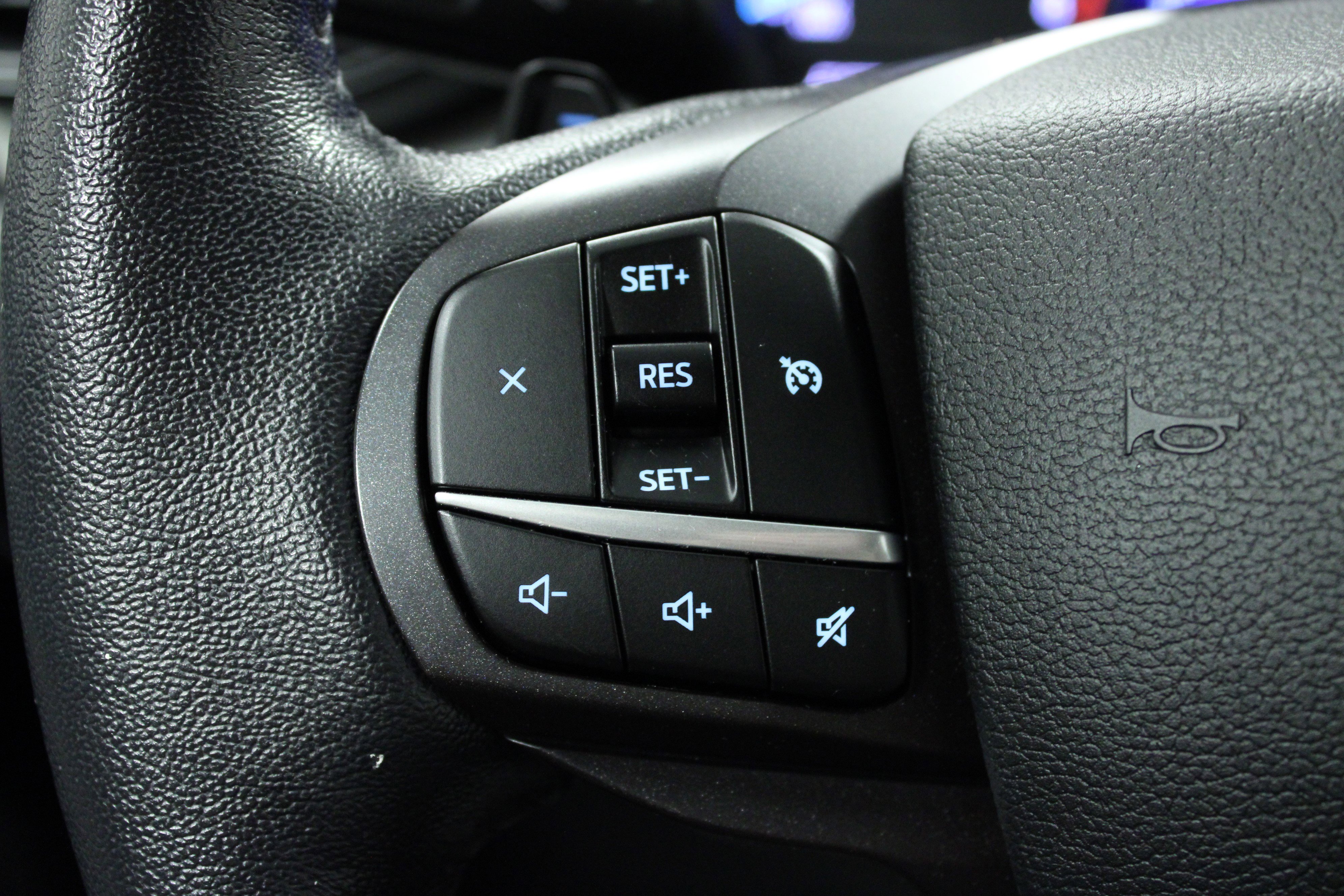 Used 2020 Ford Explorer XLT image 21