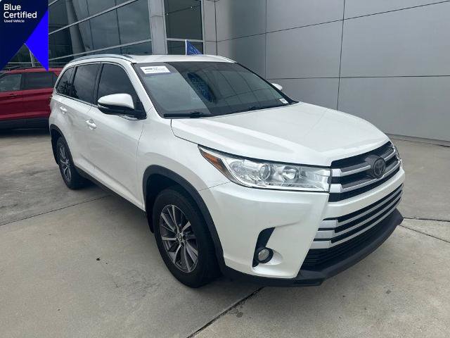 Used 2019 Toyota Highlander XLE AWD/4WD image 1