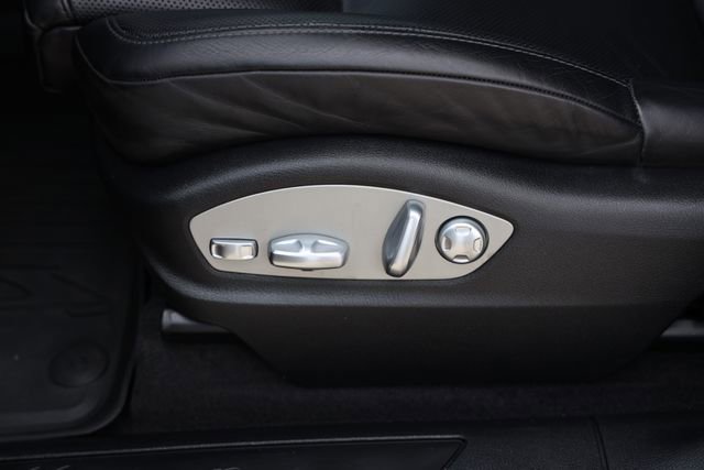 Used 2018 Porsche Macan AWD/4WD image 23