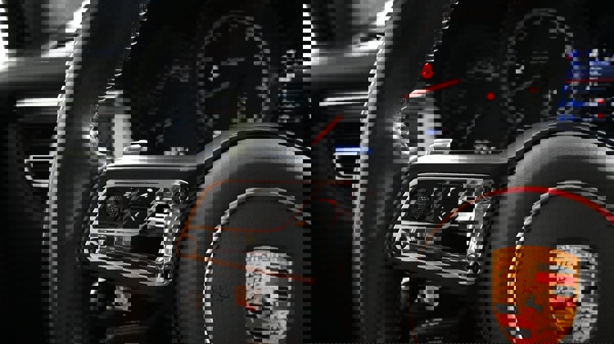 Used 2021 Porsche Macan Turbo w/ Premium Package Plus (PF0) image 31