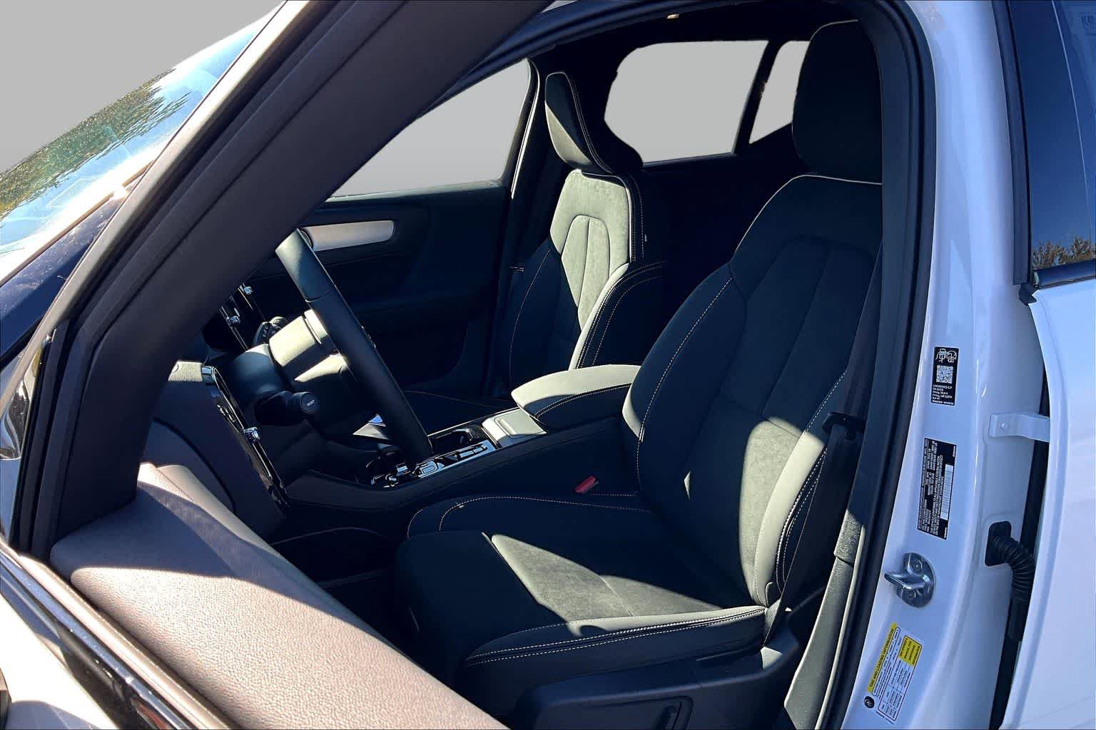 New 2026 Volvo XC40 B5 Ultra w/ Protection Package Premier AWD/4WD image 13